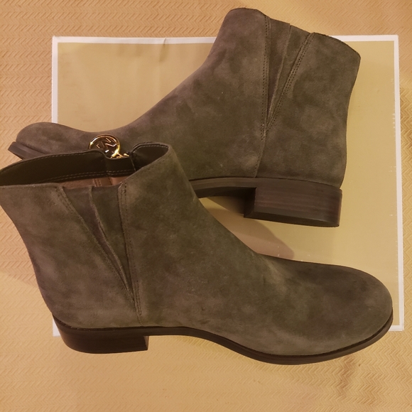 Brand New Michael Kors Lainey Booties - Picture 2 of 6